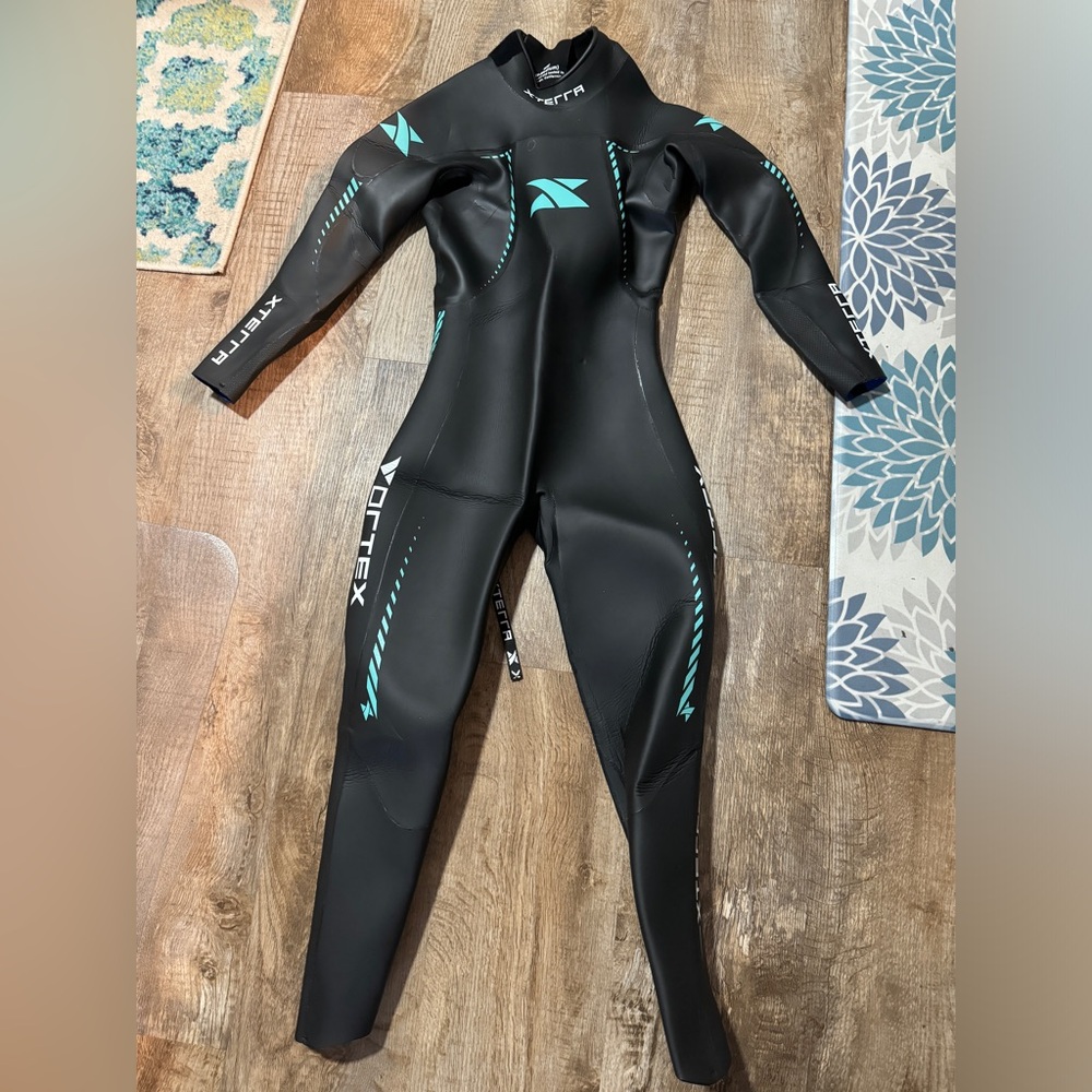 XTERRA WOMEN'S VORTEX WETSUIT size WM